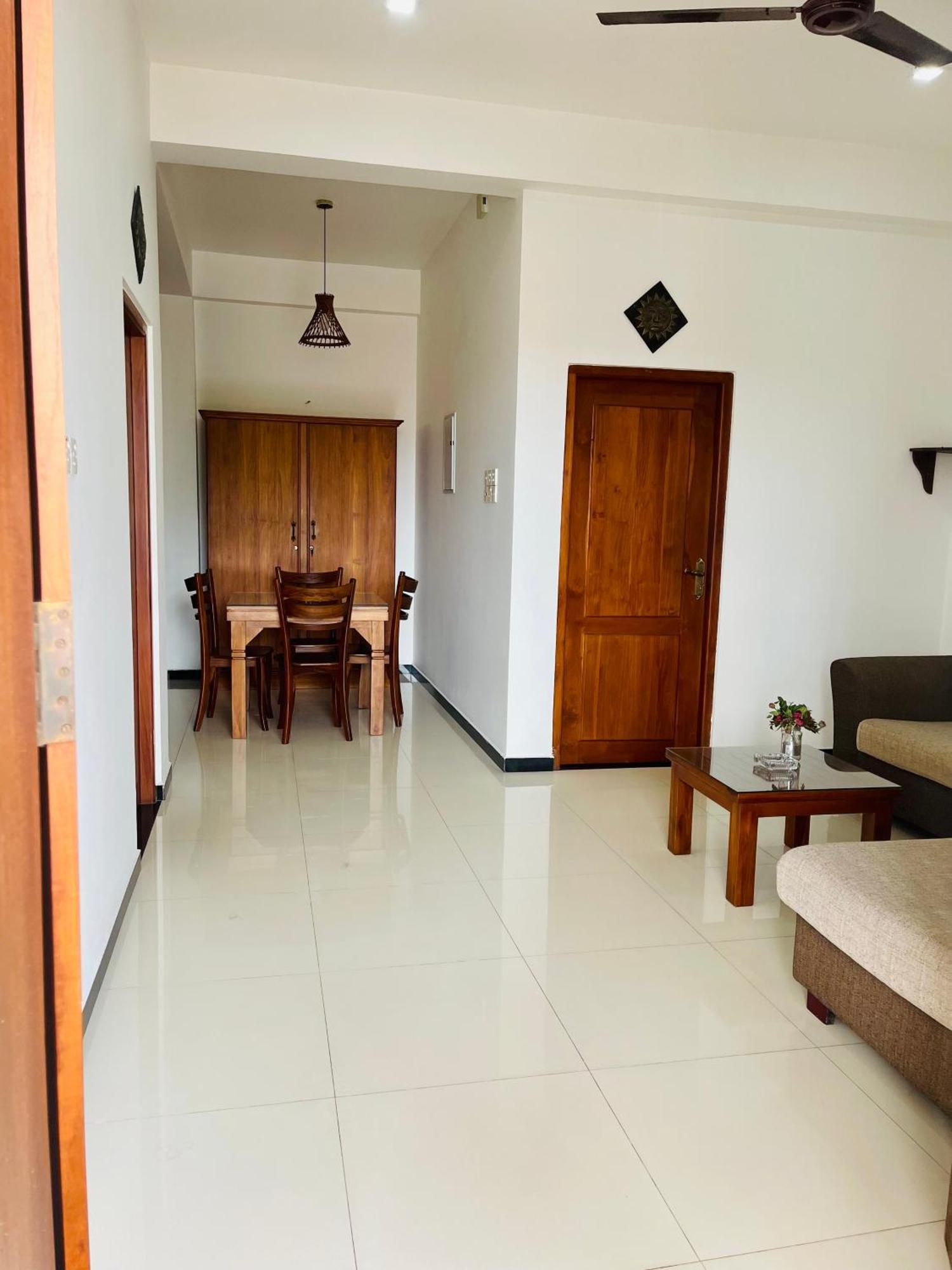 Sand & Surf Guest House Negombo Exterior photo